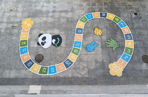 个旧地面游戏彩绘